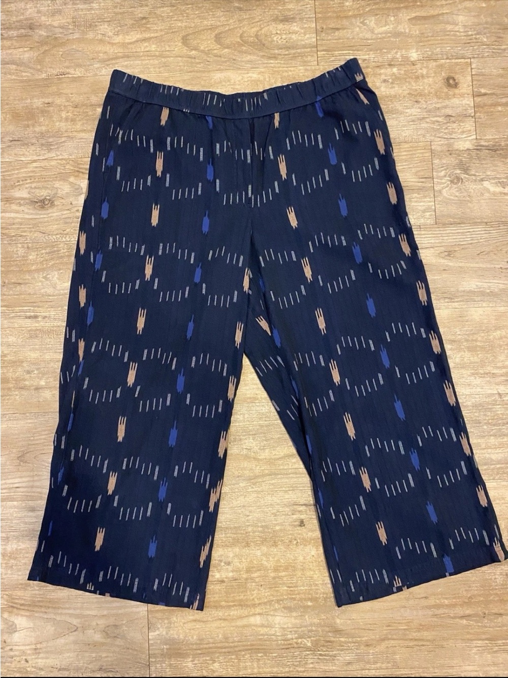 J. Jill Navy Cropped Wide-Leg Pants with Blue and Tan Ikat Print